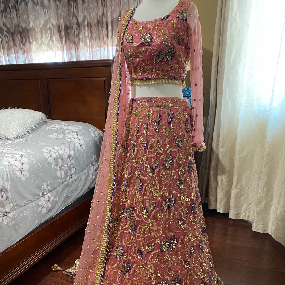 Reception Lehenga - Picture 4 of 7